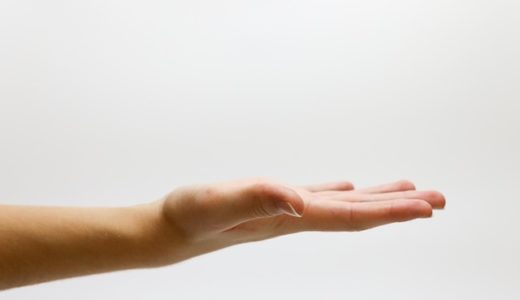 会話中に手をこする人の心理！手をこする癖には意味がある