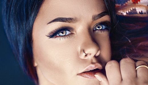 耳を触る癖がある人の心理 耳たぶや軟骨を触る男性女性を徹底解説 特徴シラベルコちゃん