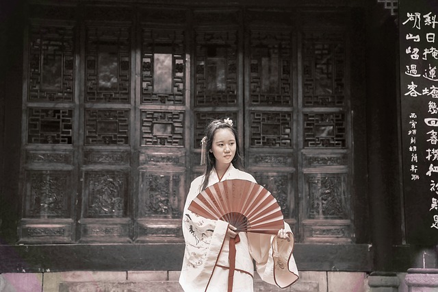 韓国人顔の特徴 つり目 一重 エラが張っているなど 特徴シラベルコちゃん