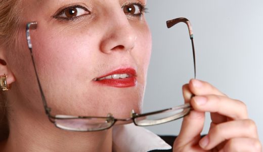 唇を触る癖がある人の心理 男性も女性も自分の唇をなぞる人は必見 特徴シラベルコちゃん