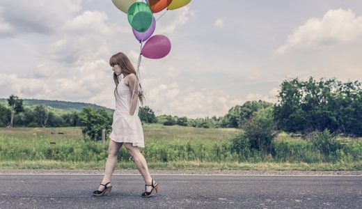 人の後ろを歩く心理 少し後ろを歩くなら男性も女性も好きな証拠 特徴シラベルコちゃん